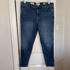 NWT Kirkland Women's Blue Skinny Jeans 18